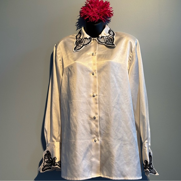 Como Vintage Satin Blouse with Black Embroidery - Picture 6 of 16